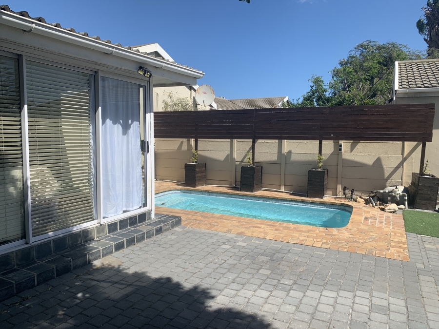 2 Bedroom Property for Sale in Table View Western Cape